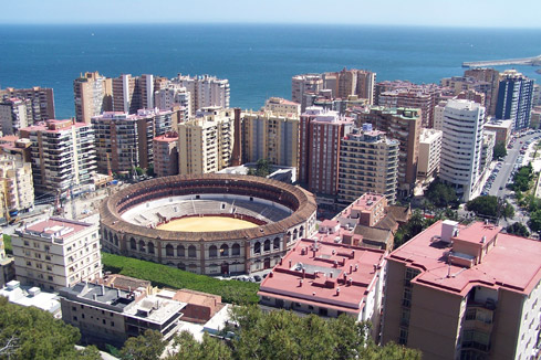 Stieren arena en het strand La Malagueta